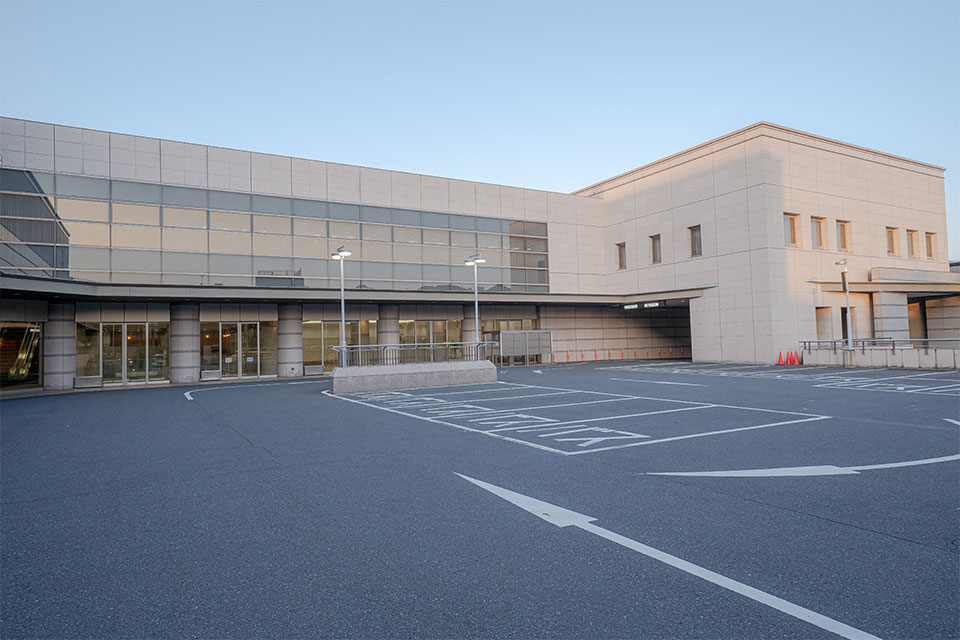 桐ヶ谷斎場の駐車場写真
