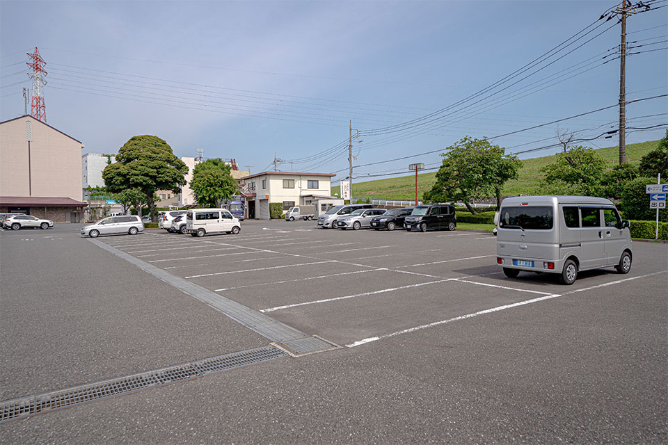 戸田葬斎場の駐車場写真